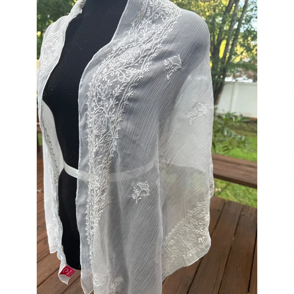 Oscar de la Renta White Embroidered Sheer Scarf Floral Wrap Shawl RN 62720